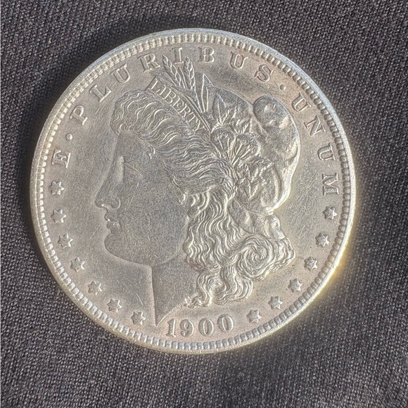 1900 Morgan Silver Dollar $1 – Philadelphia Mint – 90% Silver – AU/UNC KM 110 - Picture 1 of 8